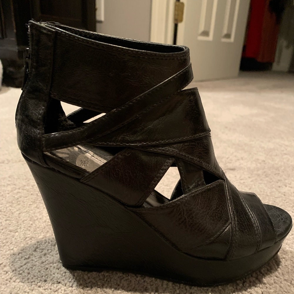 Black leather platform - size 6 - Never worn